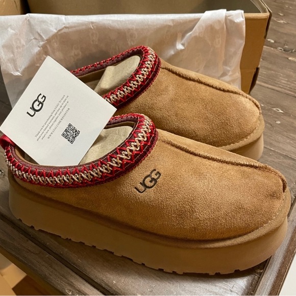 UGG Platform Slip On - Picture 5 of 5
